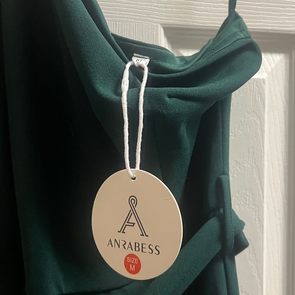 Elegant Green Jumpsuit - Picture 2 of 2